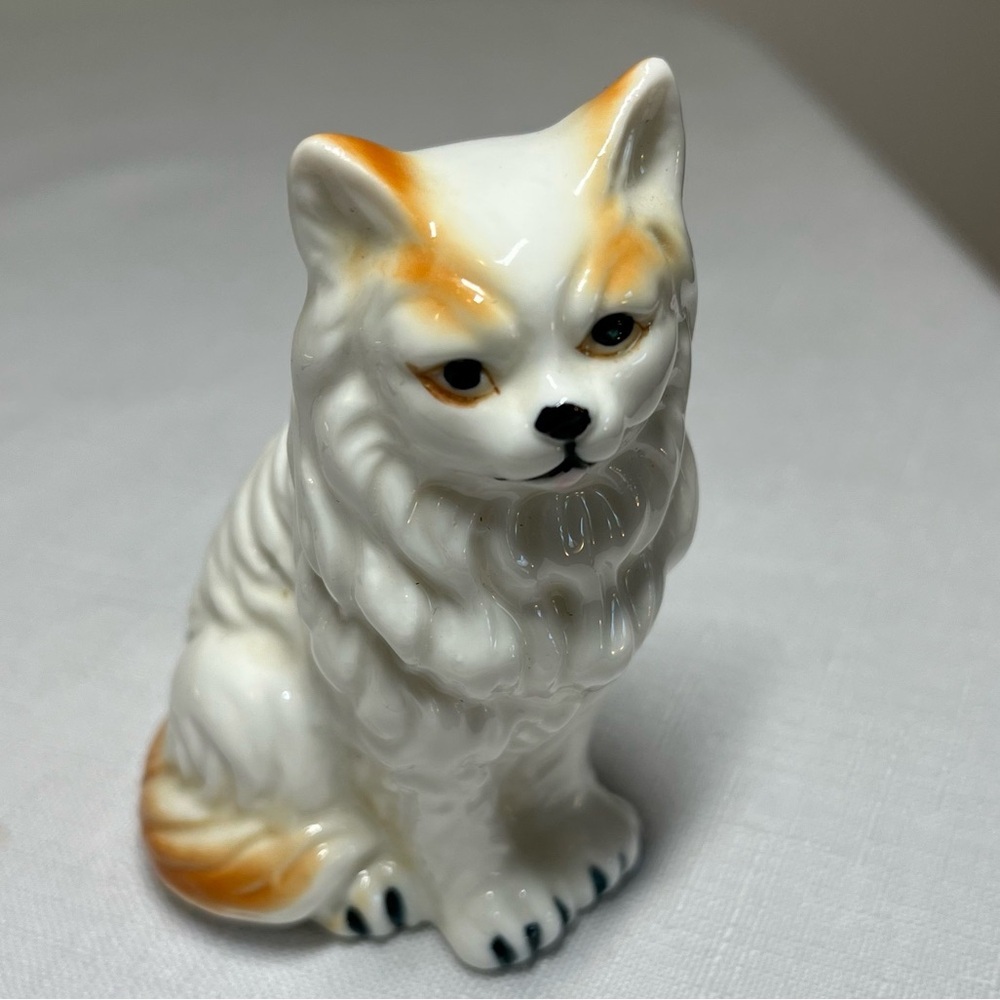 Vintage Ceramic Cat Statue: White & Orange Kitten Decor 3.5"